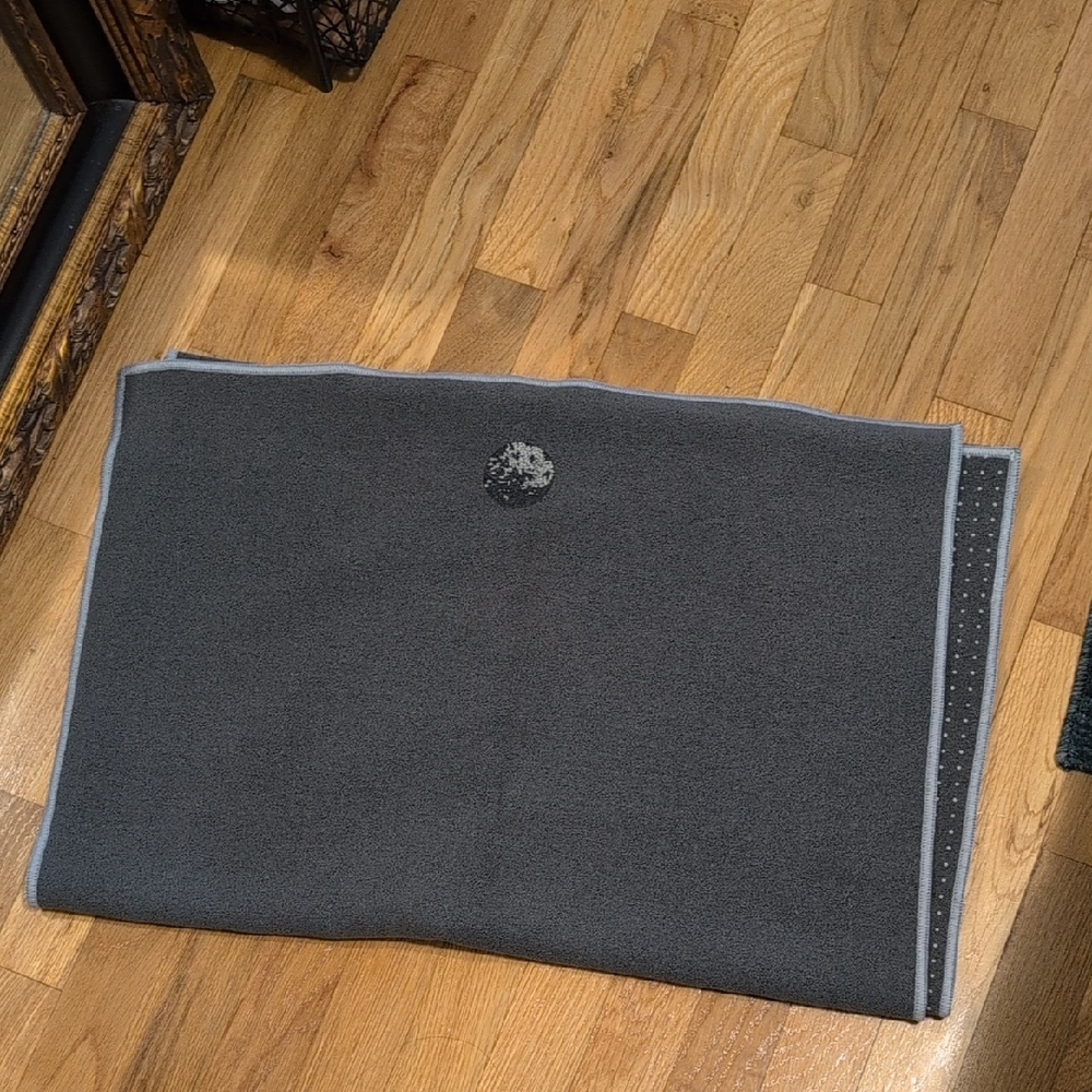 Manduka Yogitoes Gray Towel